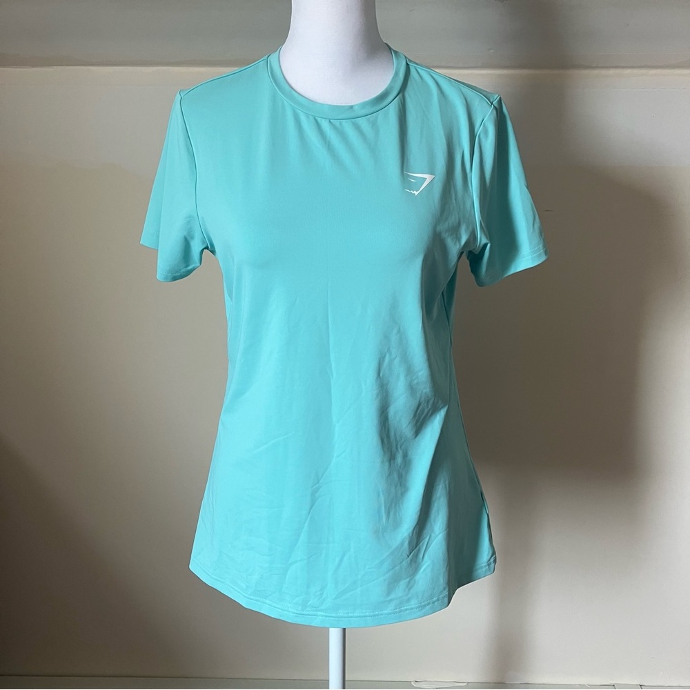 Gymshark Aqua Blue Dry Fit Women’s V neck Tshirt size Small